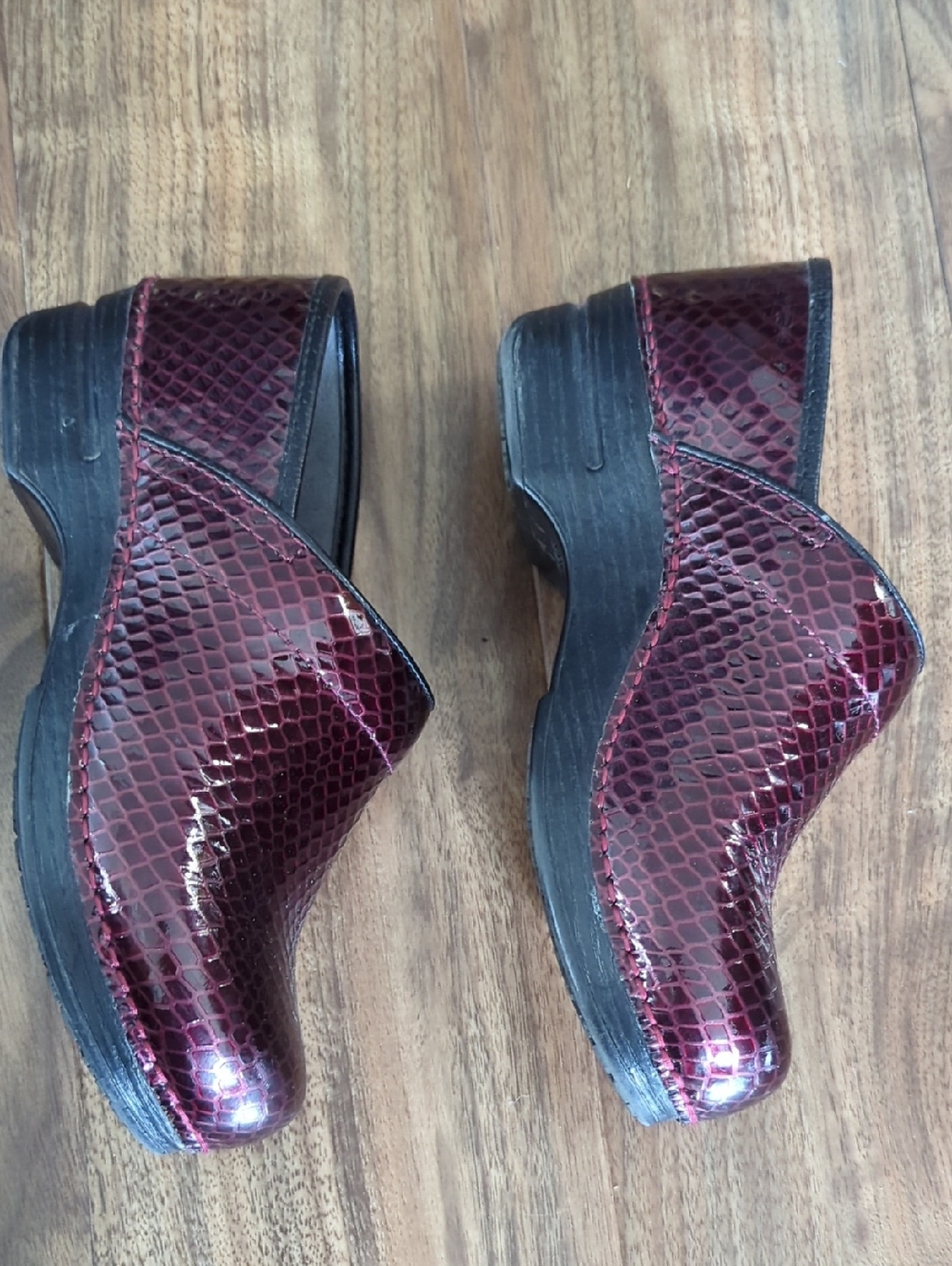 Dansko XP Burgundy Snake Print Leather Clog 38 - Picture 3 of 8